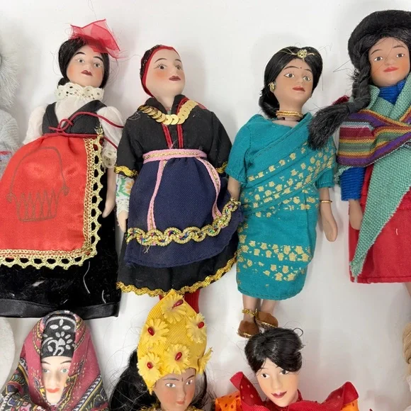 Vintage Expo 67 Ceramic Dolls Lot, 17 Dolls About 7" Girls From Around The World - Picture 8 of 9